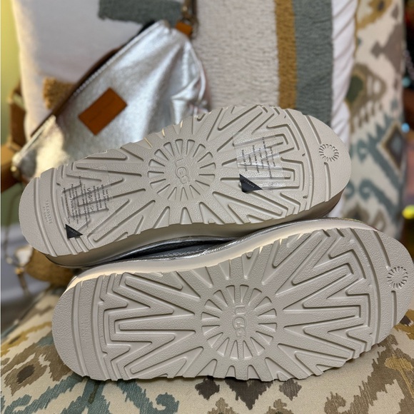 Women’s Neumel Metallic Sheepskin Platform Boots Zip Up #7 38 - Picture 8 of 8